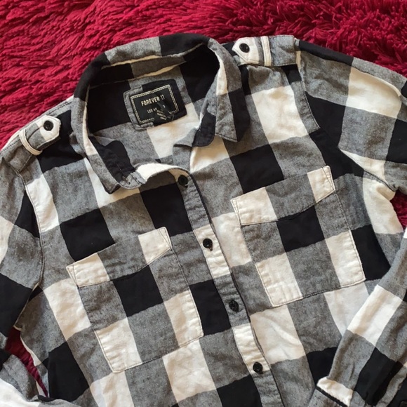 Forever 21 black and white plaid button down shirt - Picture 2 of 15